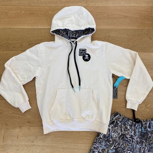 SoulCycle X BILT Kingsley Hoodie in Cream and Zee Shorts in Blue/Black - Picture 4 of 7